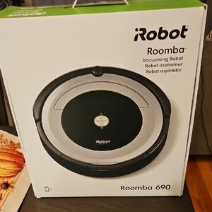 iRobot Roomba 690 Vacuuming Robot